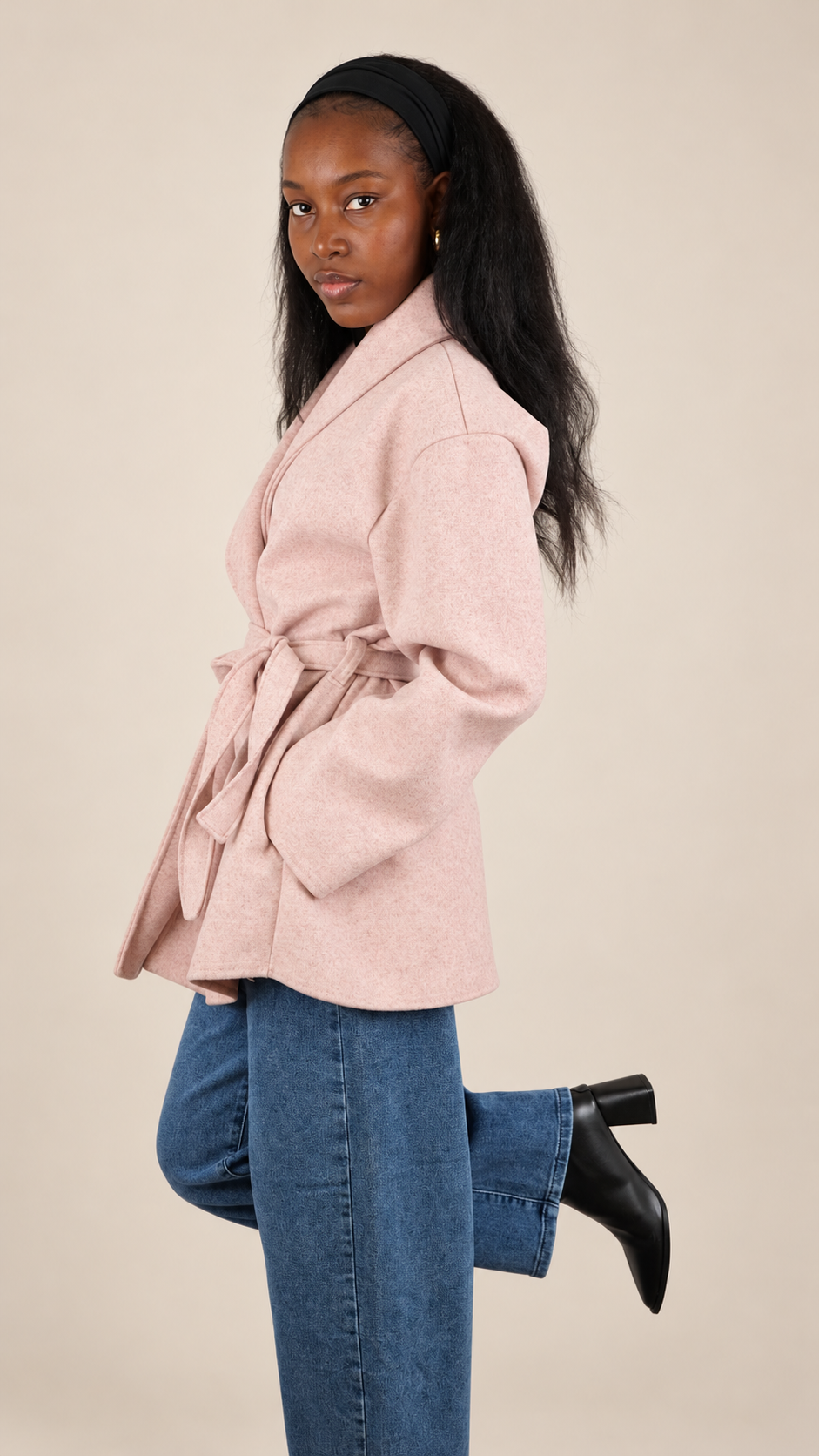 Manteau court portefeuille à ceinture  Élégance intemporelle