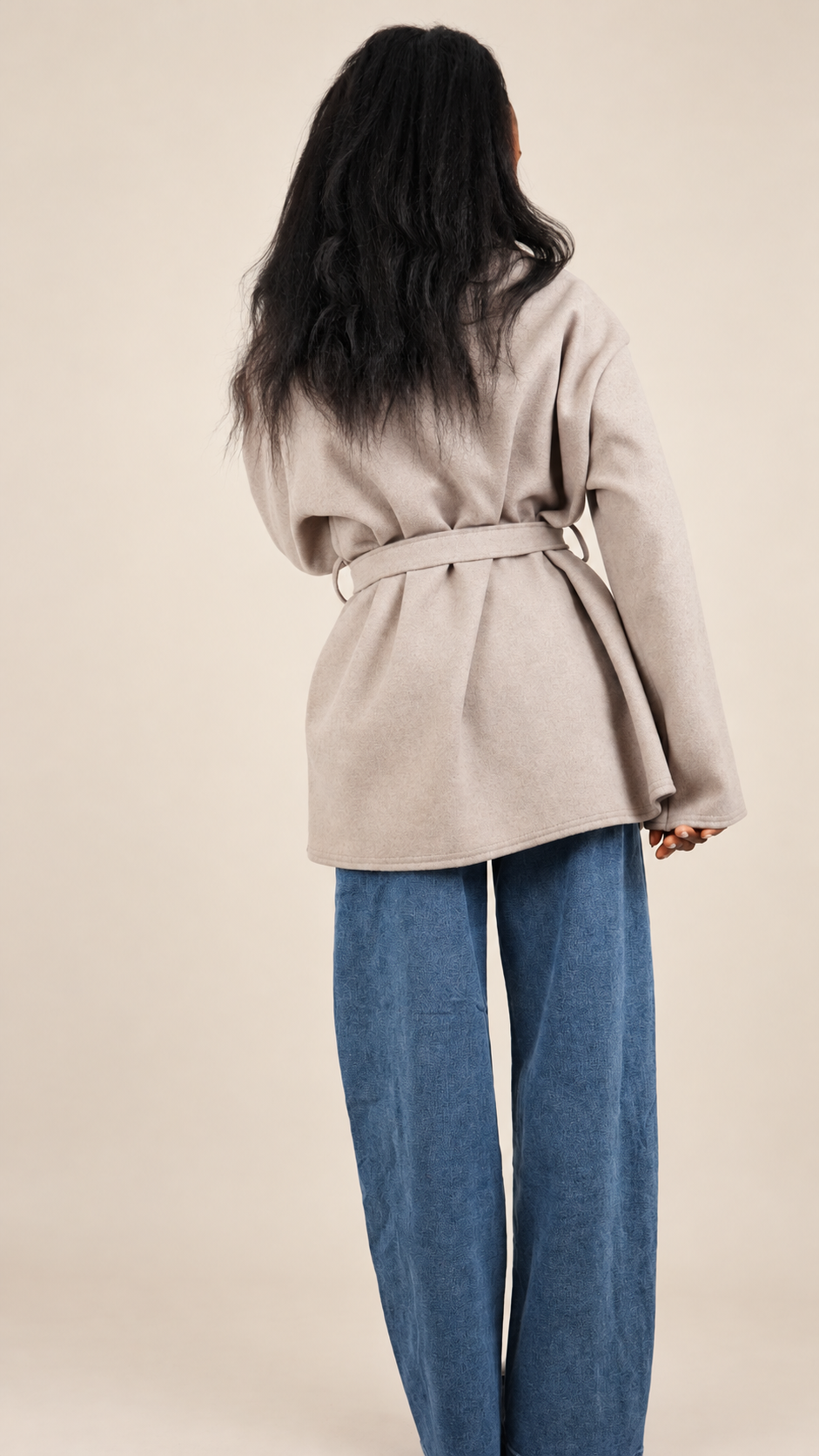 Manteau court portefeuille à ceinture  Élégance intemporelle