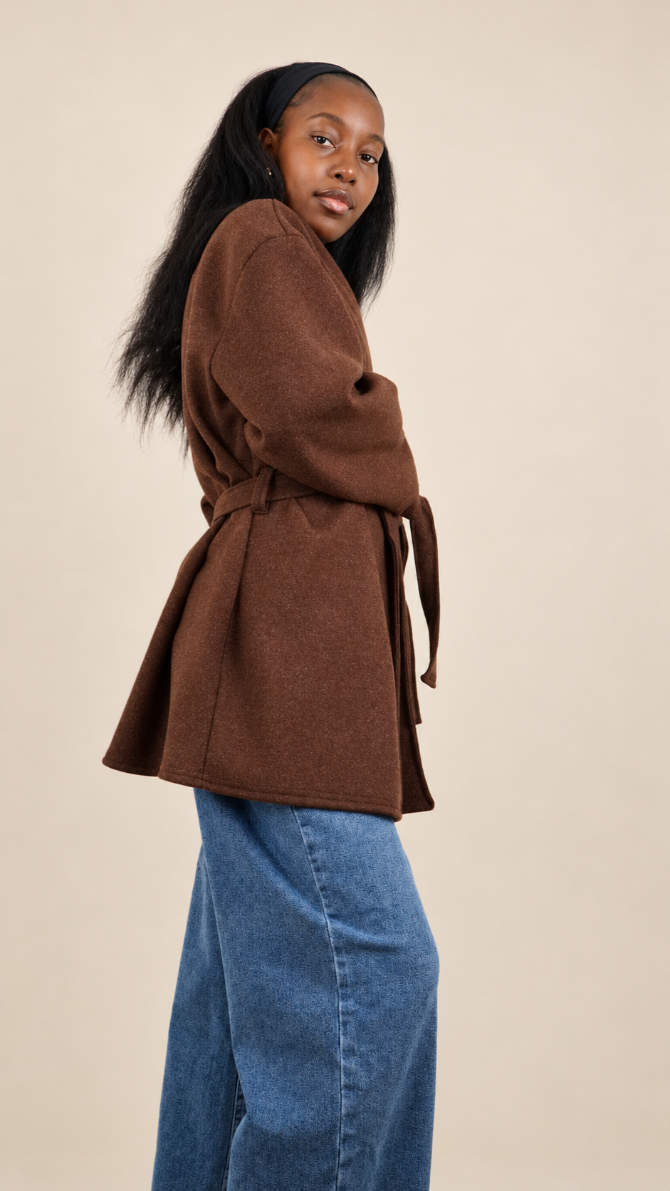 Manteau court portefeuille à ceinture  Élégance intemporelle