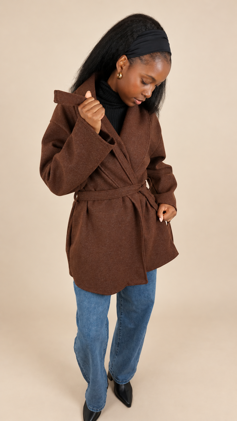 Manteau court portefeuille à ceinture  Élégance intemporelle