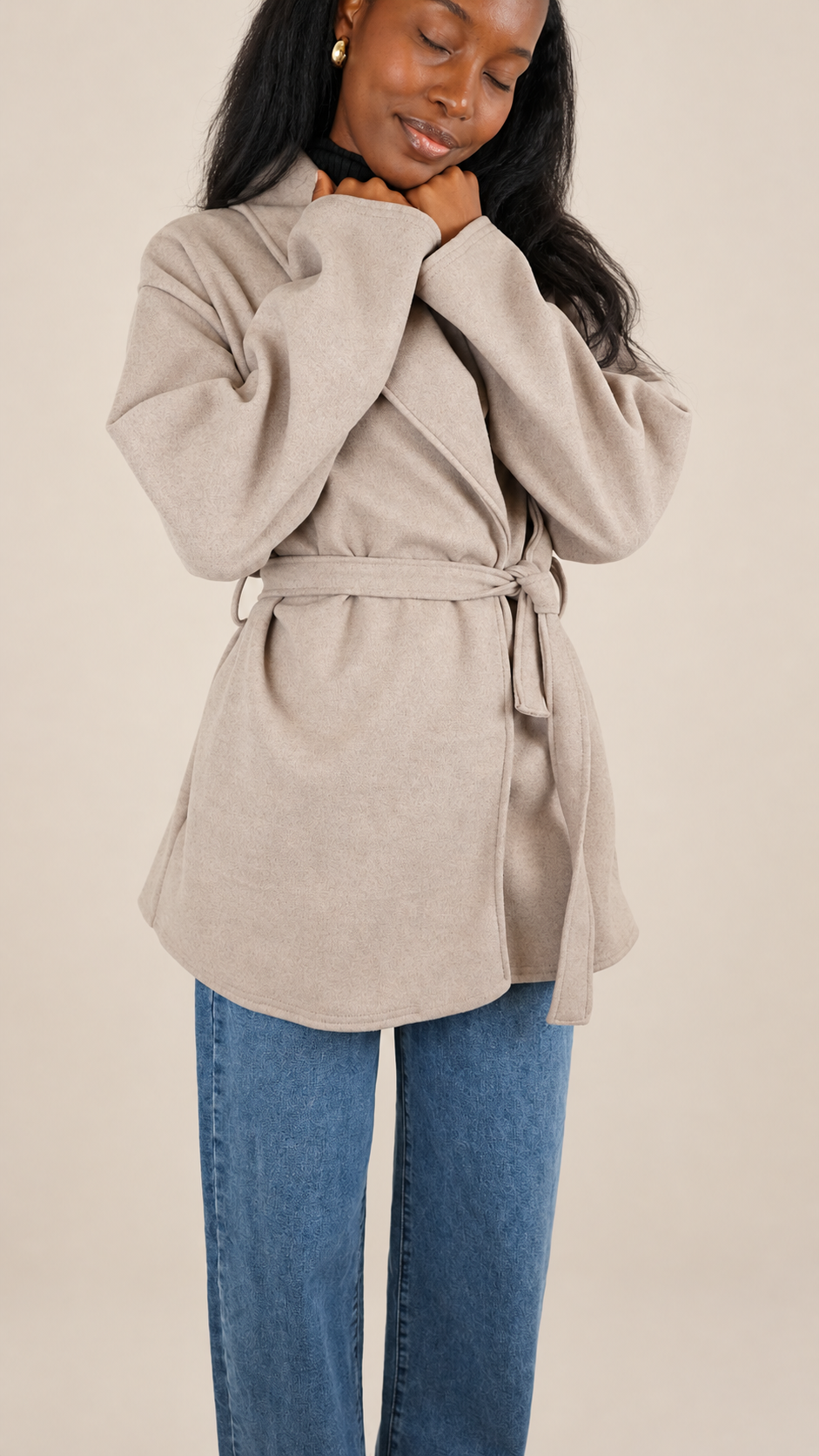 Manteau court portefeuille à ceinture  Élégance intemporelle