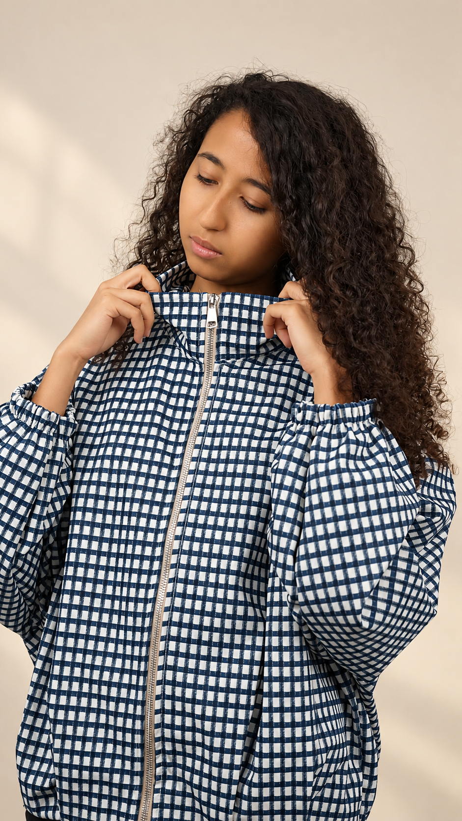 Veste à carreaux zippée pour femme