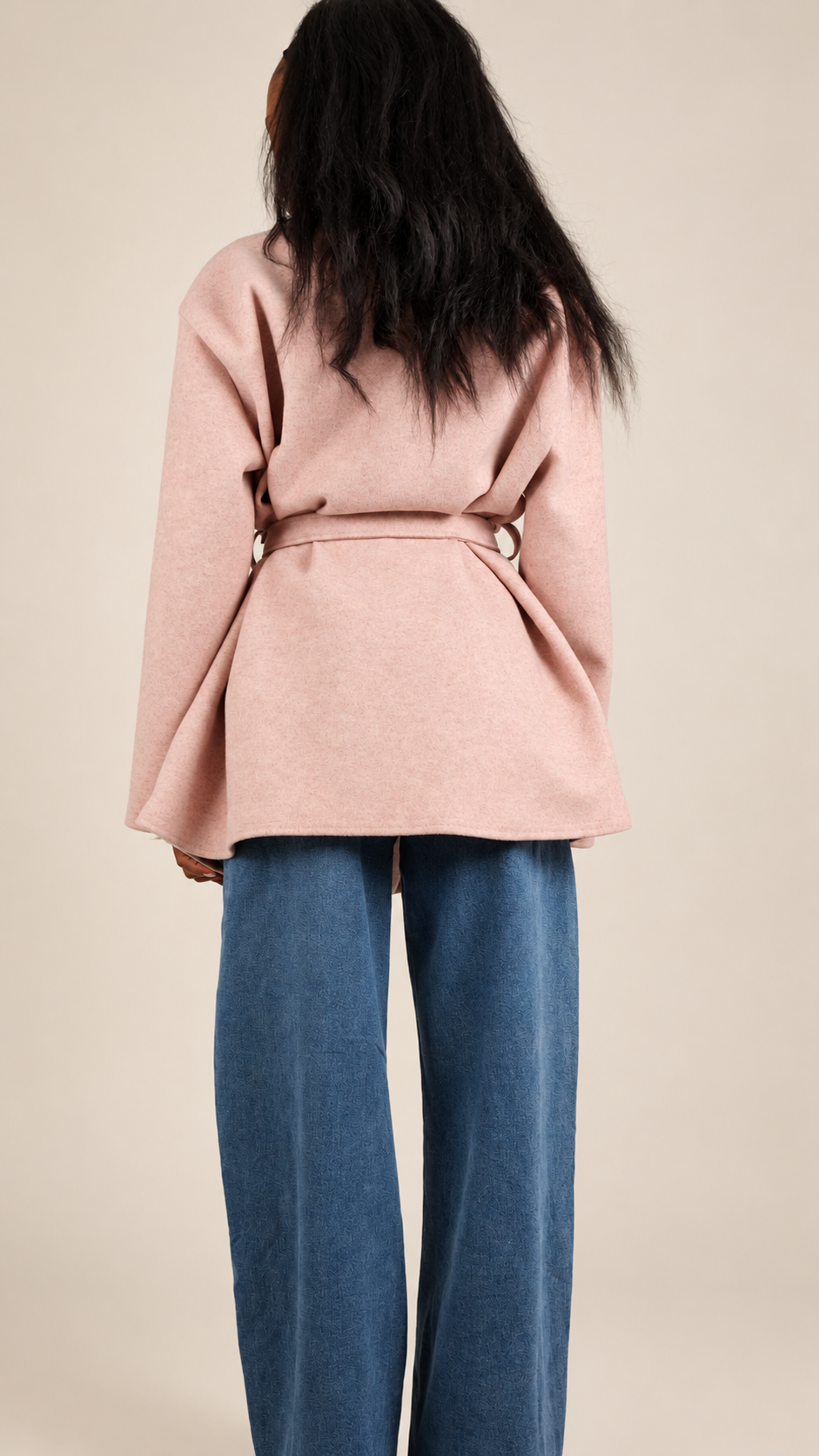 Manteau court portefeuille à ceinture  Élégance intemporelle