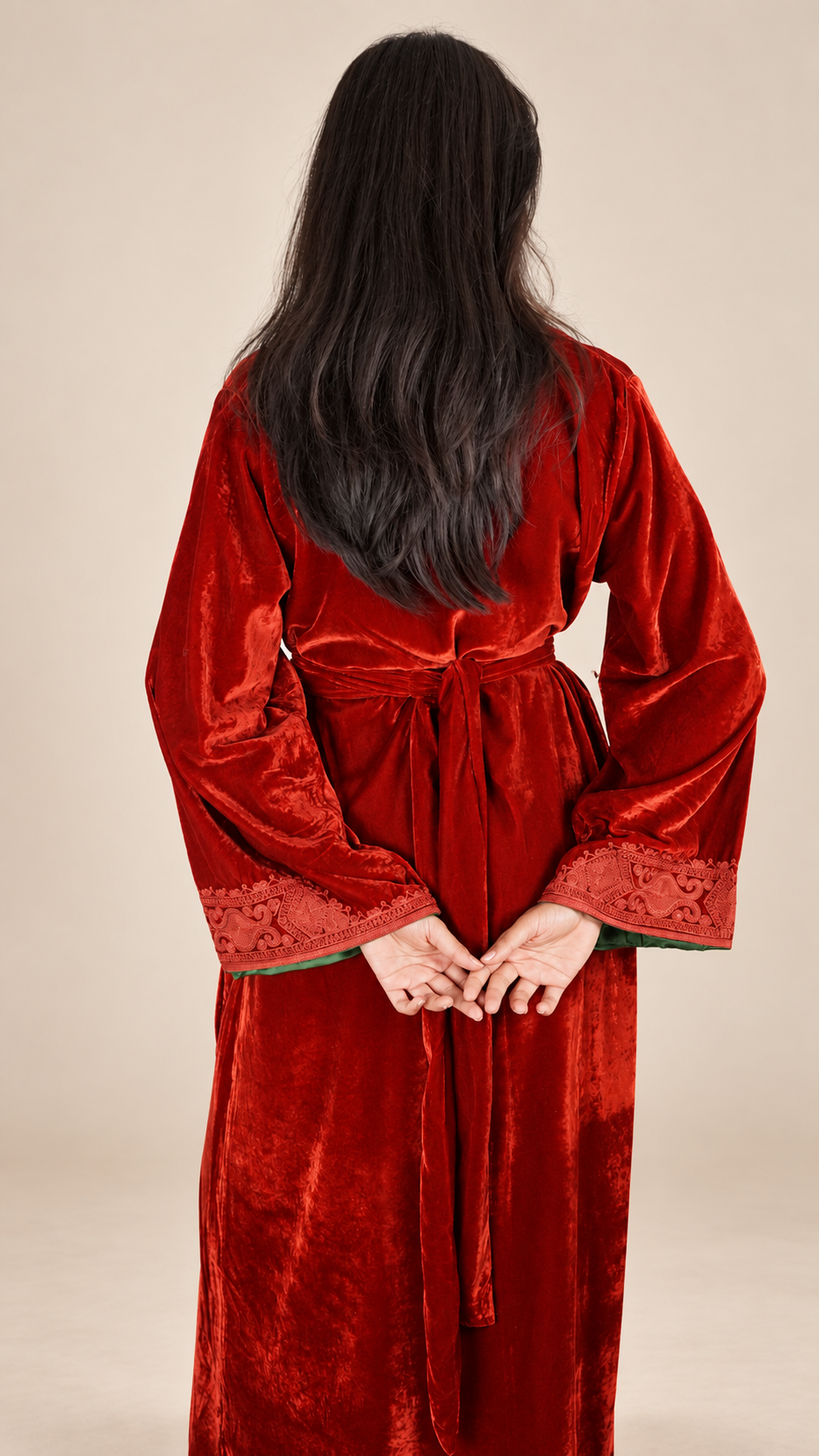 Caftan en Velours Brodé avec Ceinture