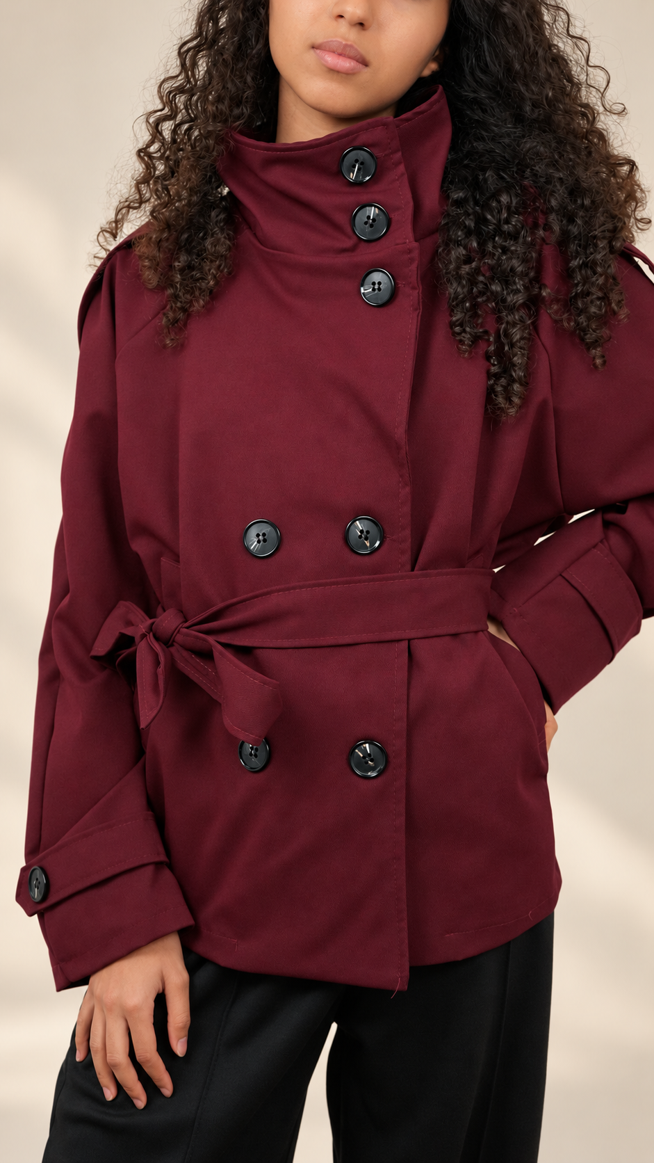 Trench court ceinturé pour femme