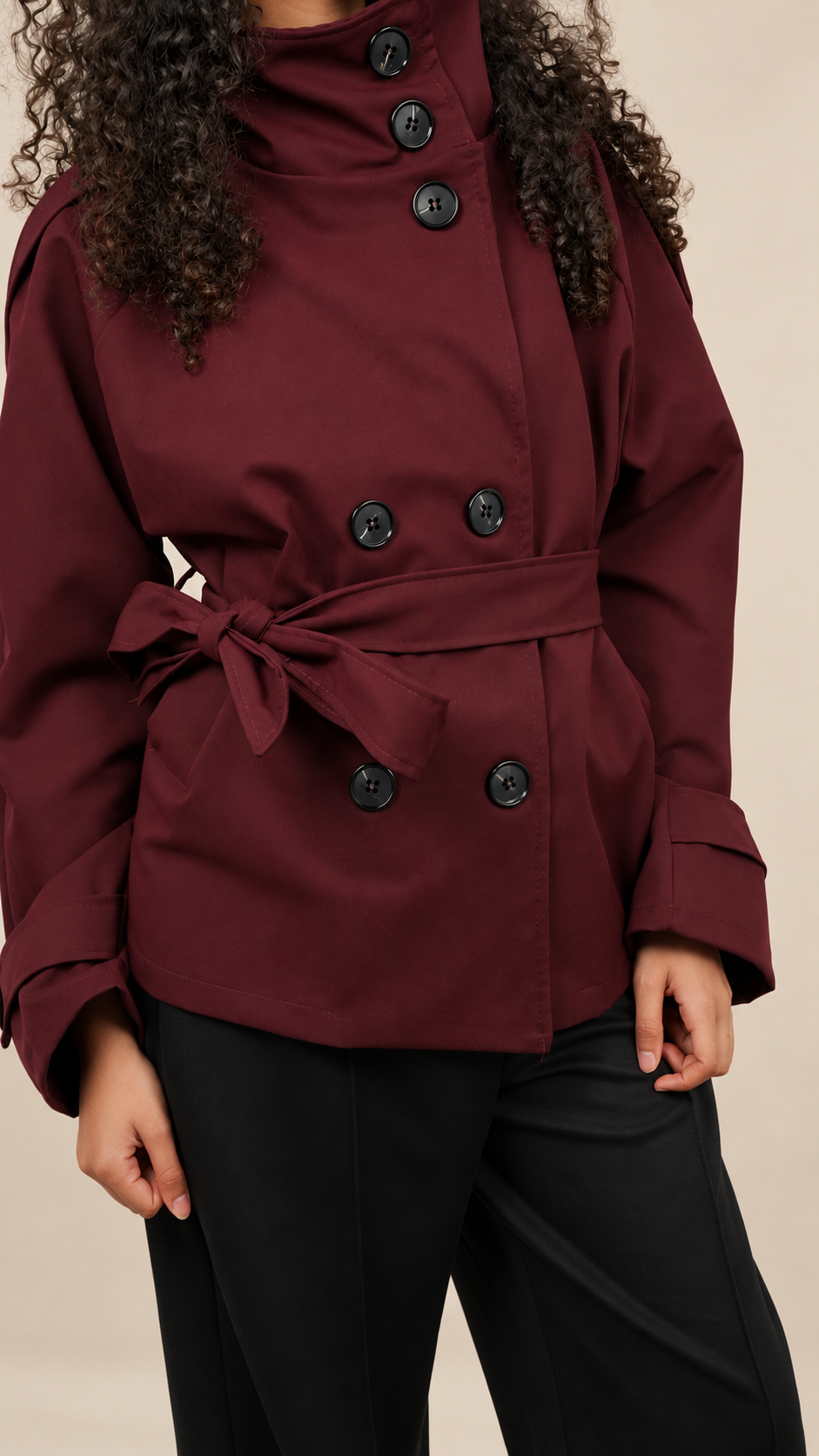 Trench court ceinturé pour femme