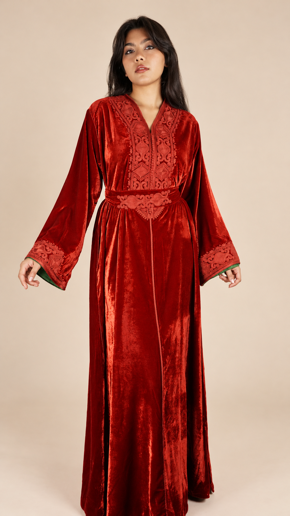 Caftan en Velours Brodé avec Ceinture