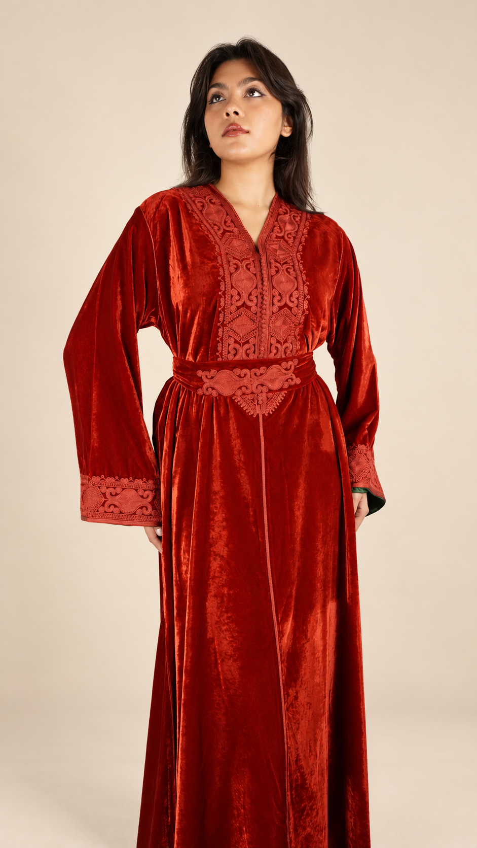 Caftan en Velours Brodé avec Ceinture