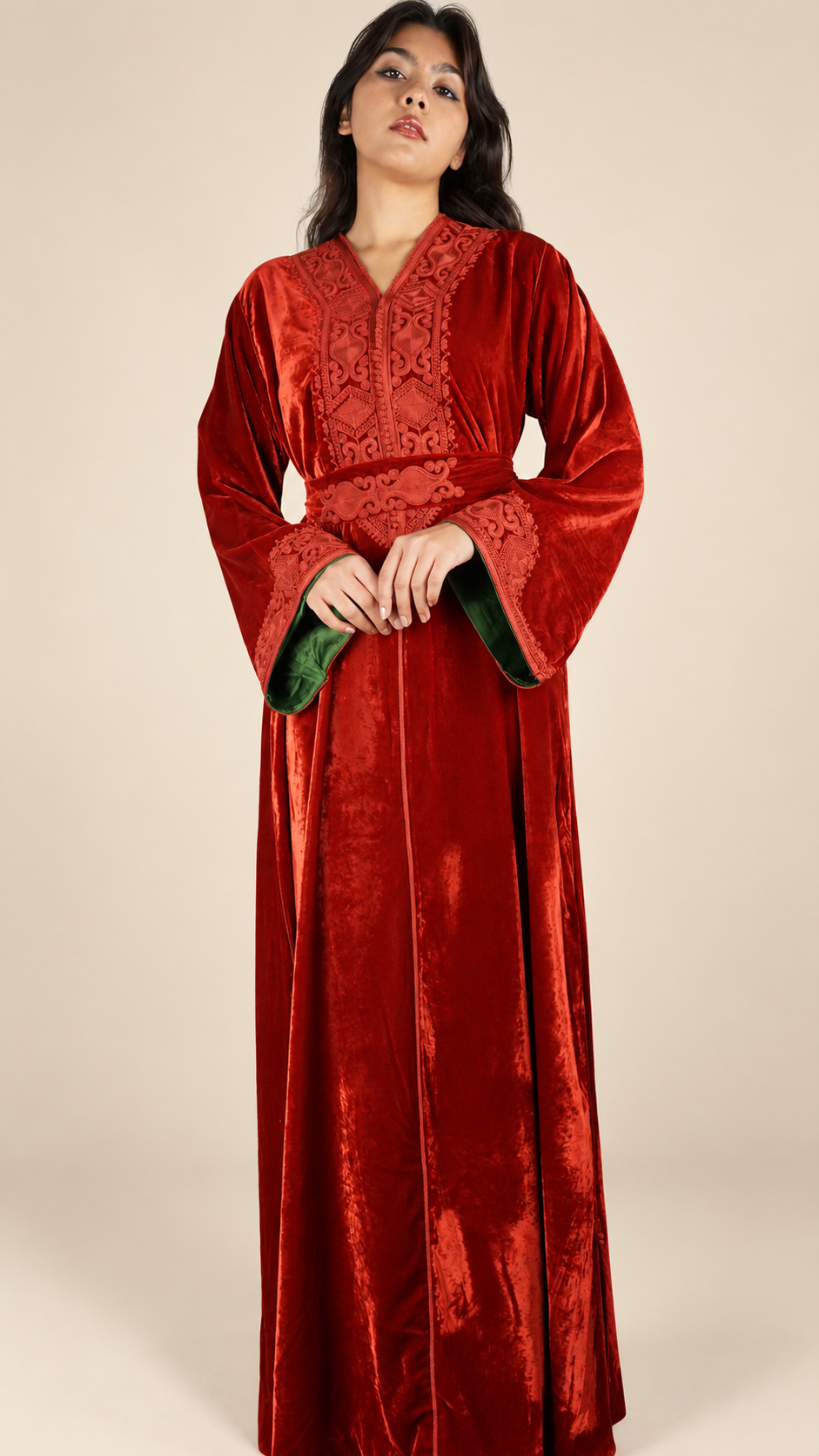 Caftan en Velours Brodé avec Ceinture