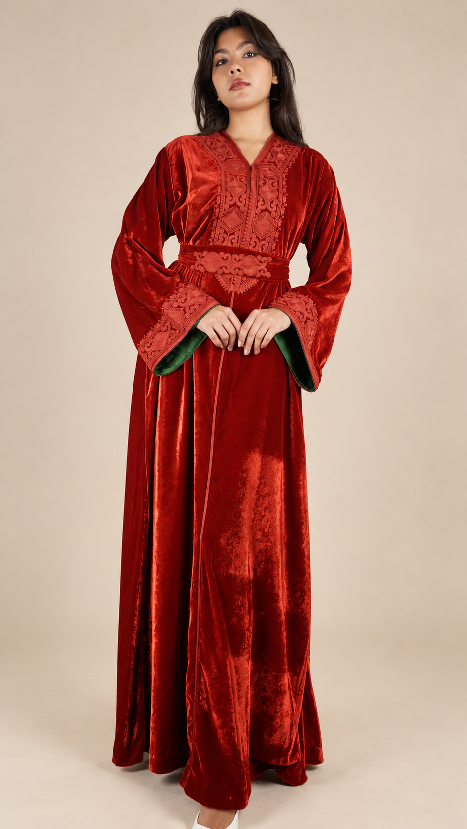Caftan en Velours Brodé avec Ceinture