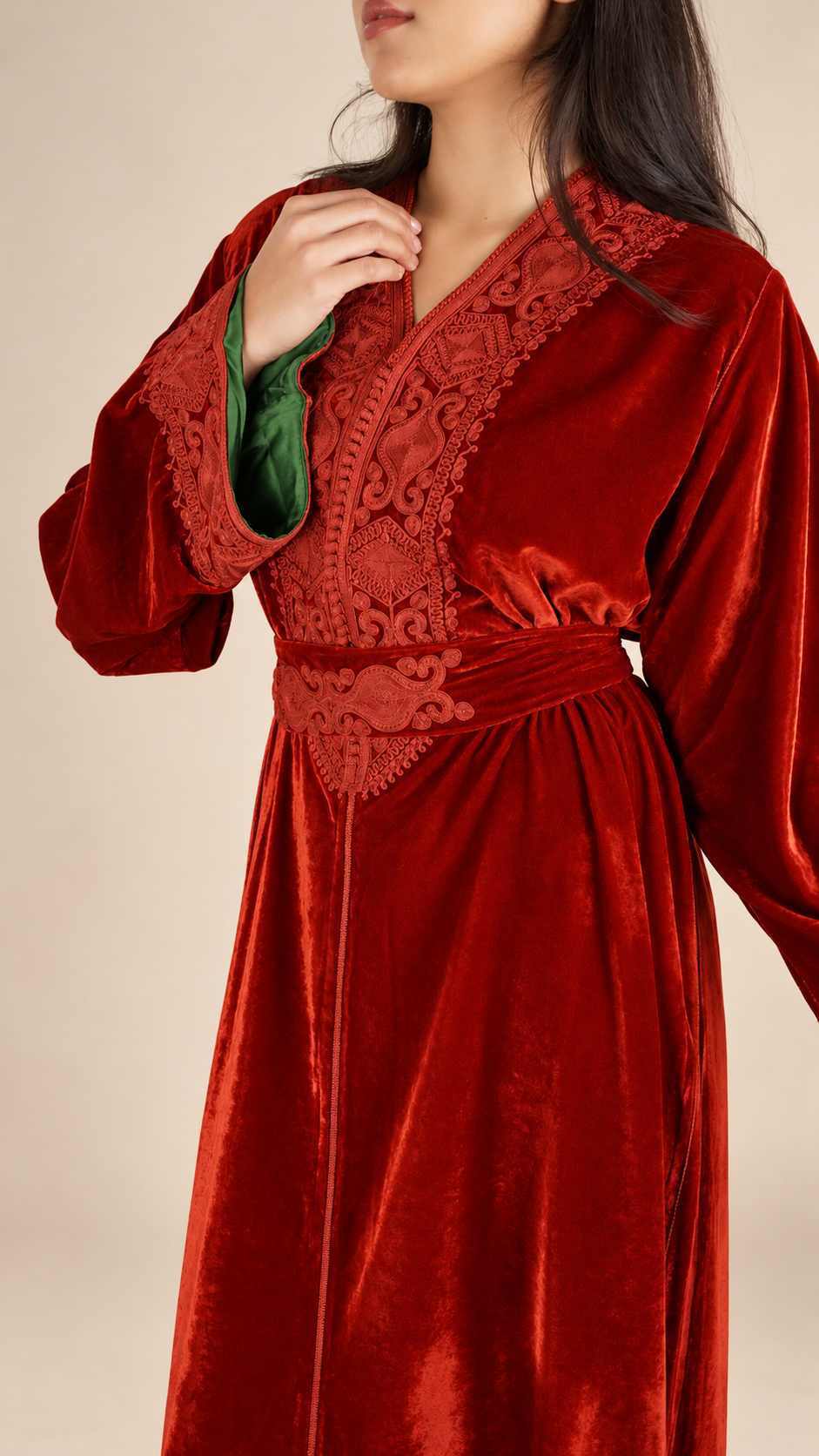 Caftan en Velours Brodé avec Ceinture