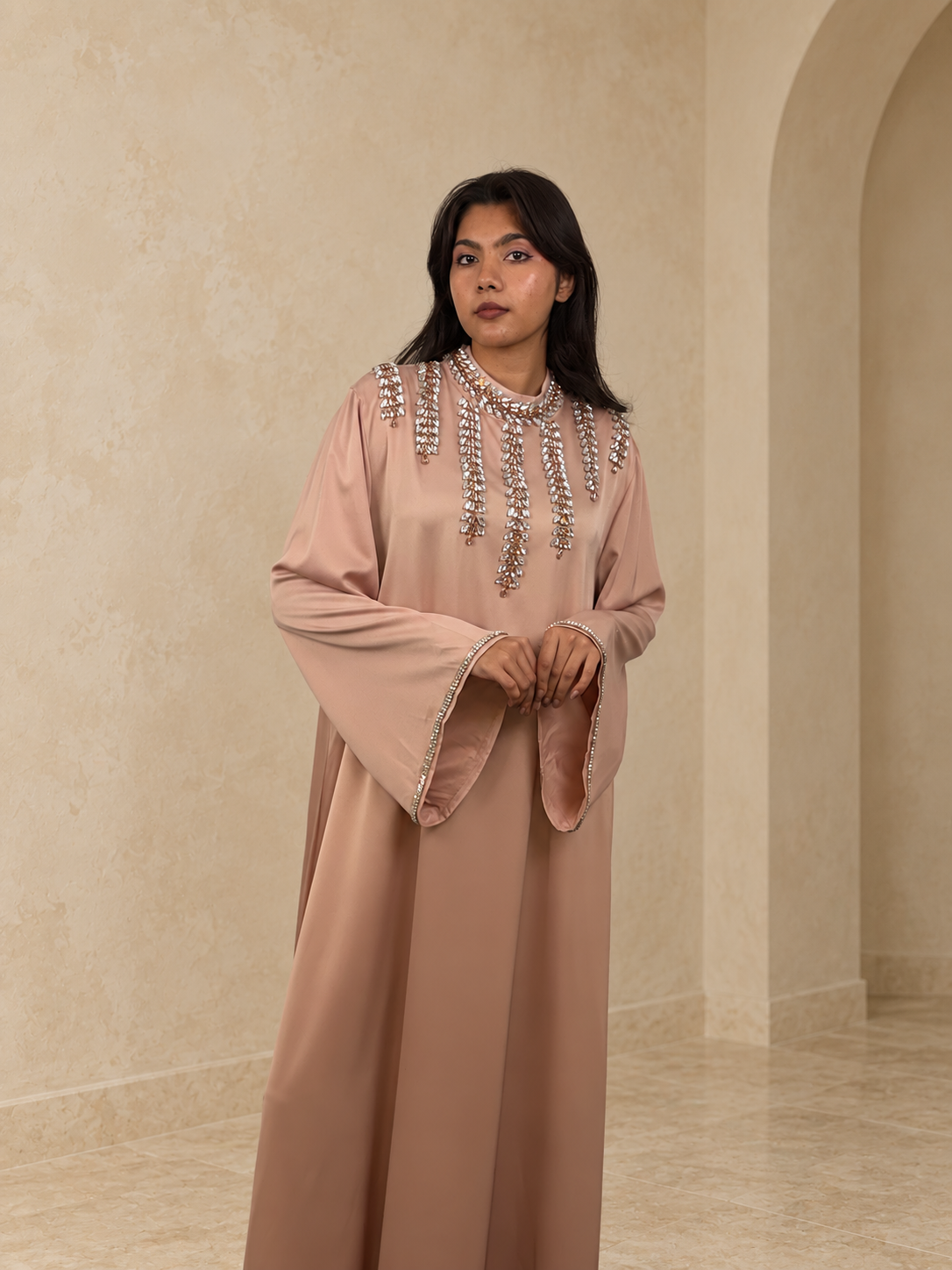 Abaya Satinée Élégance Orientale