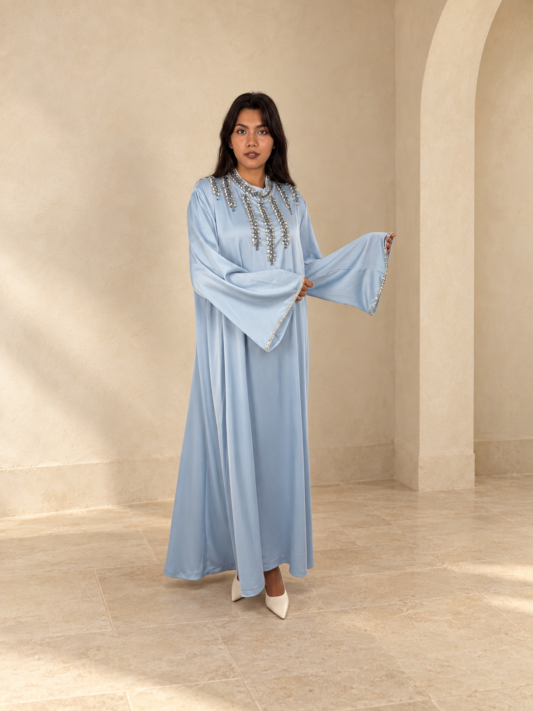 Abaya Satinée Élégance Orientale