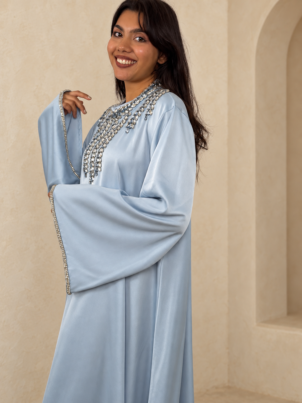 Abaya Satinée Élégance Orientale