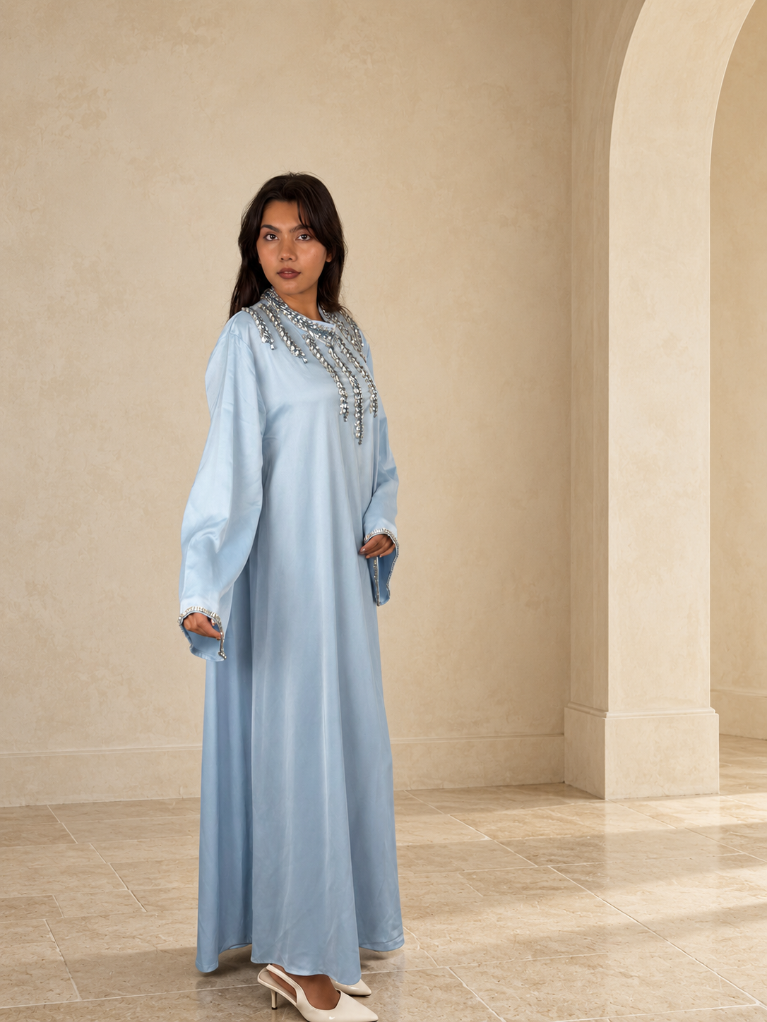 Abaya Satinée Élégance Orientale