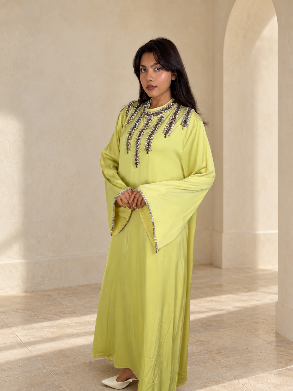 Abaya Satinée Élégance Orientale