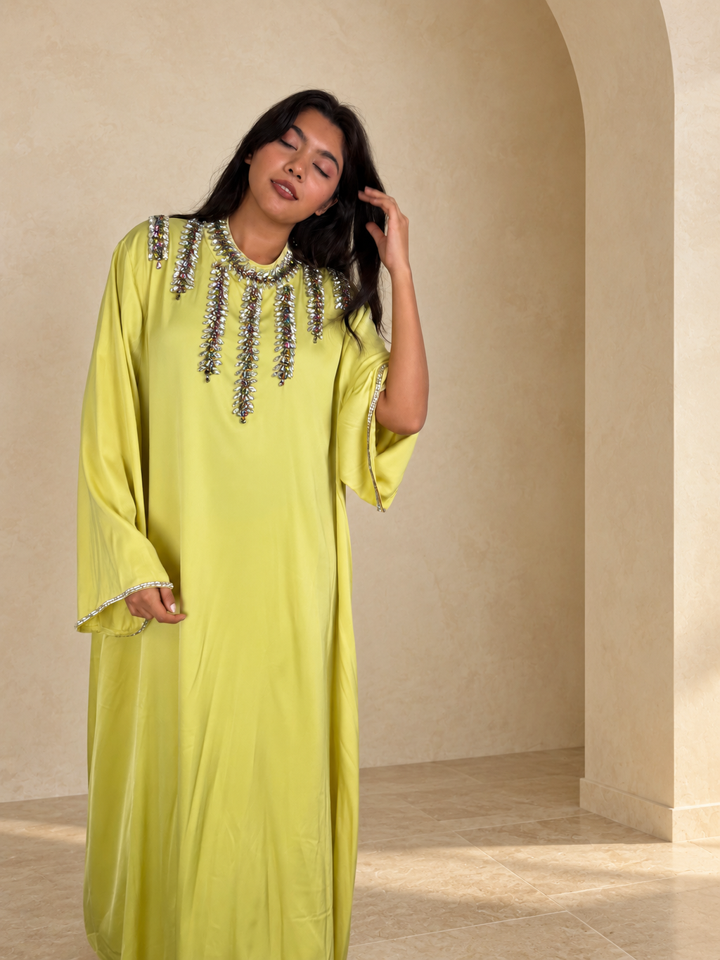 Abaya Satinée Élégance Orientale