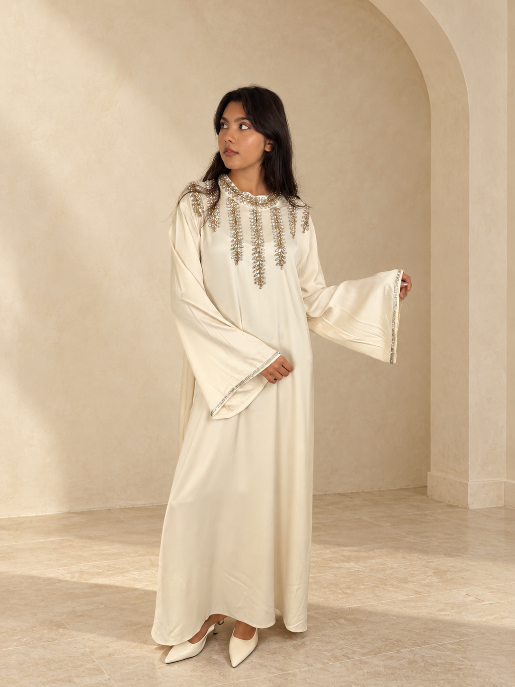 Abaya Satinée Élégance Orientale