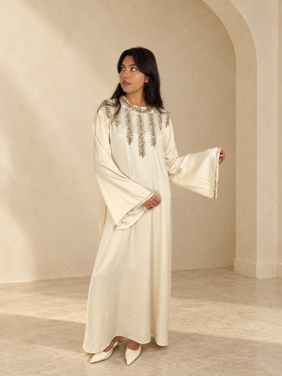 Abaya Satinée Élégance Orientale