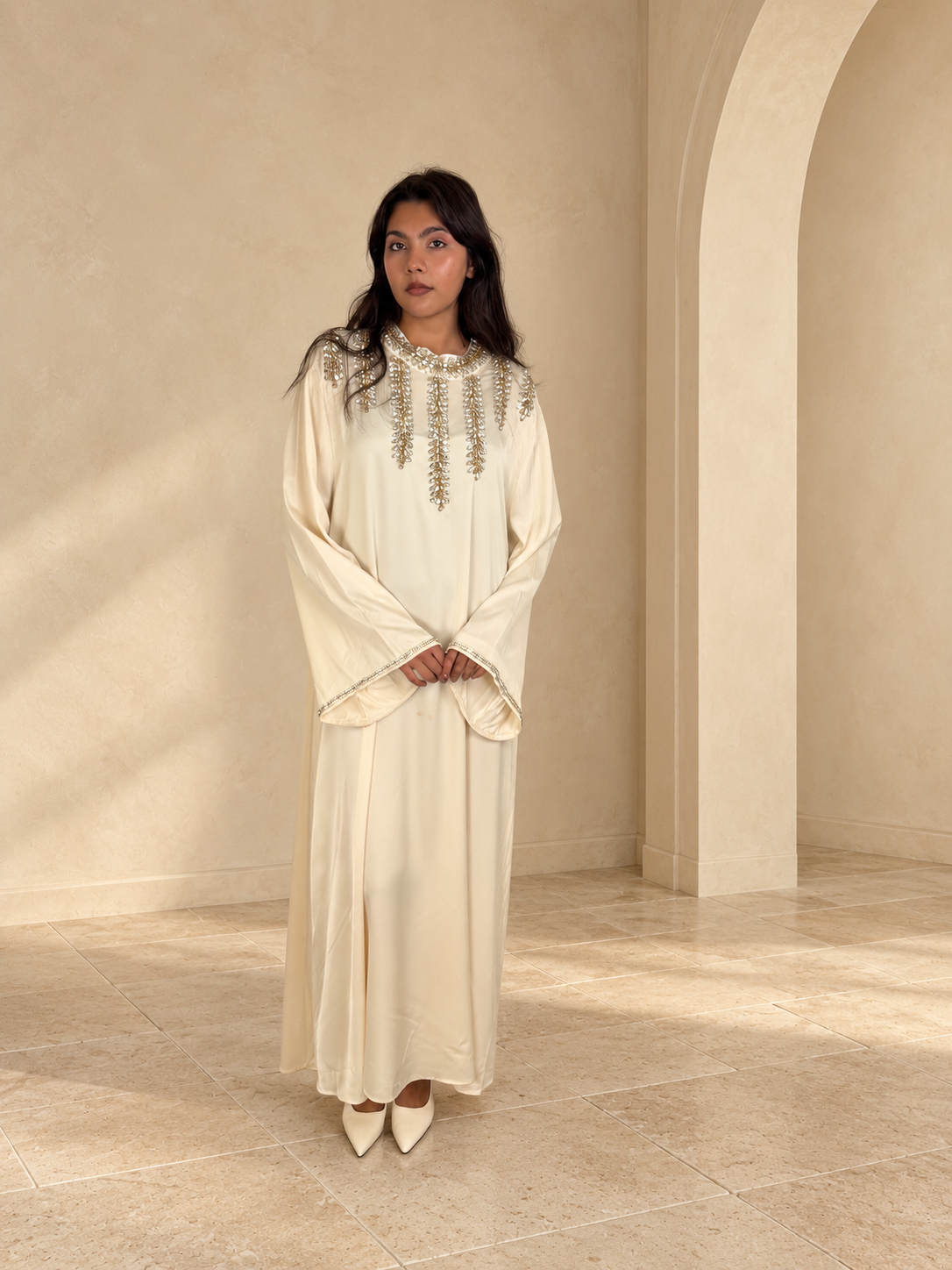 Abaya Satinée Élégance Orientale